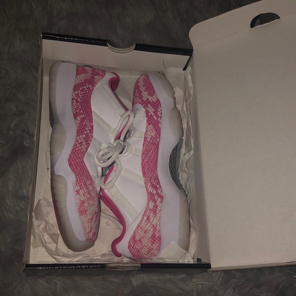 Jordan Shoes - Jordan 11 lows